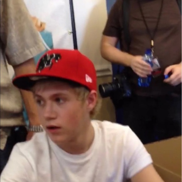 One Direction Signed CD - Picture 6 of 6